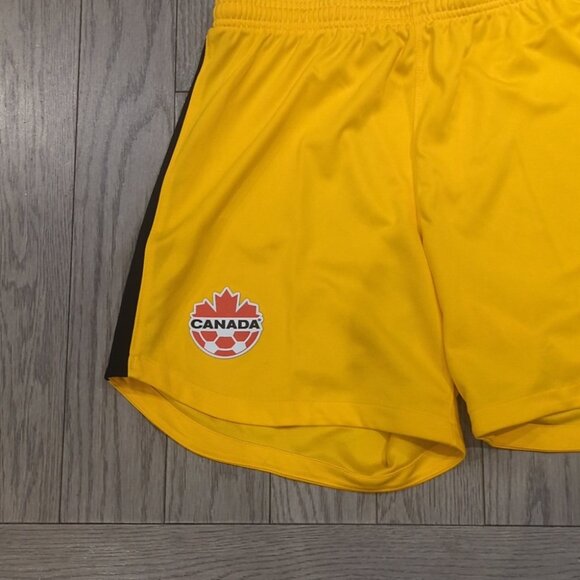 Women's Dry Fit Nike Yellow Soccer Shorts with Canada Emblem - Size M Like New - Picture 2 of 3